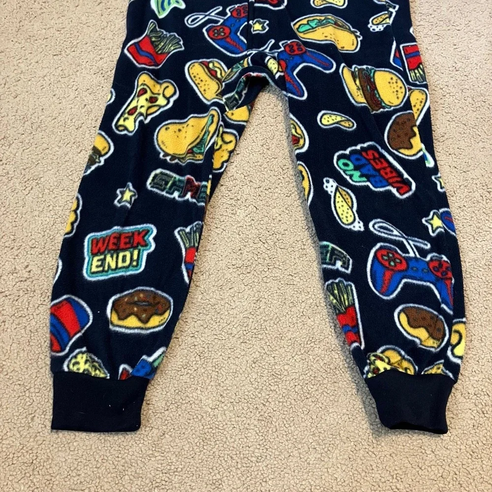 Children's Place Boys One-Piece Hooded Pajamas Sz 5/6 - Food & Gaming